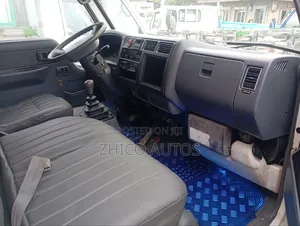 Toyota Dyna 2002 White