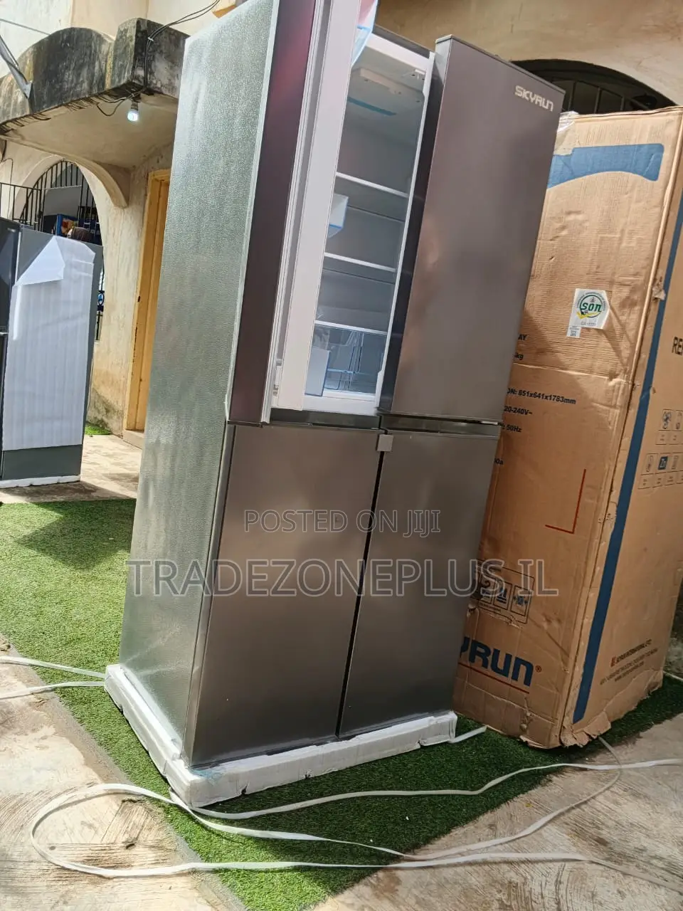 SkyRun 450HC Fridge – Modern Design Efficient Cooling