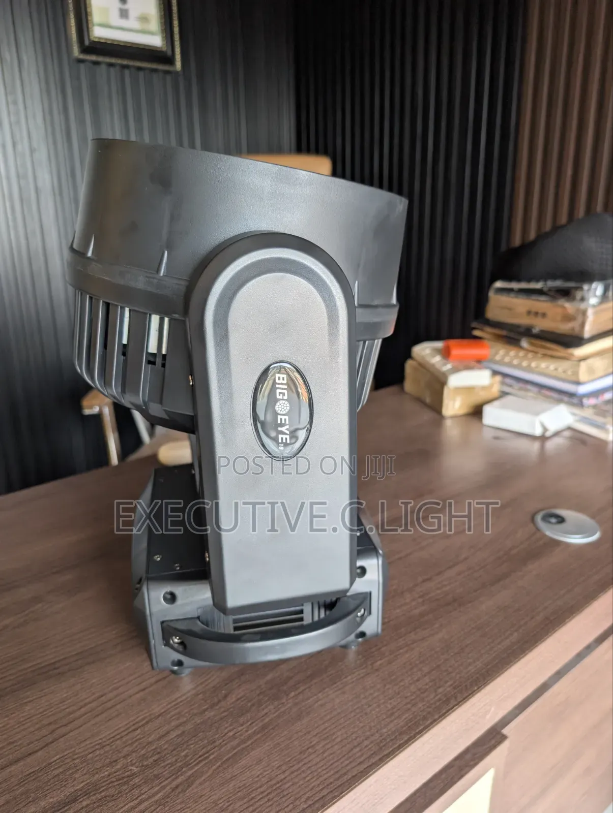 19x40W RGBW LED "Bee-Eye" Moving Head Zoom Light