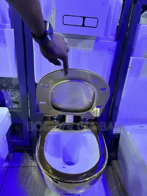 Premium Gold Wall Huge Wc