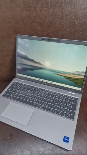 Laptop Dell Latitude 5520 16GB Intel Core i7 SSD 512GB