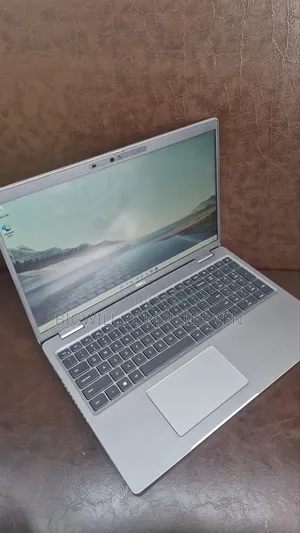 Laptop Dell Latitude 5520 16GB Intel Core i7 SSD 512GB