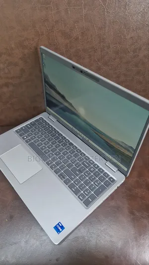 Laptop Dell Latitude 5520 16GB Intel Core i7 SSD 512GB