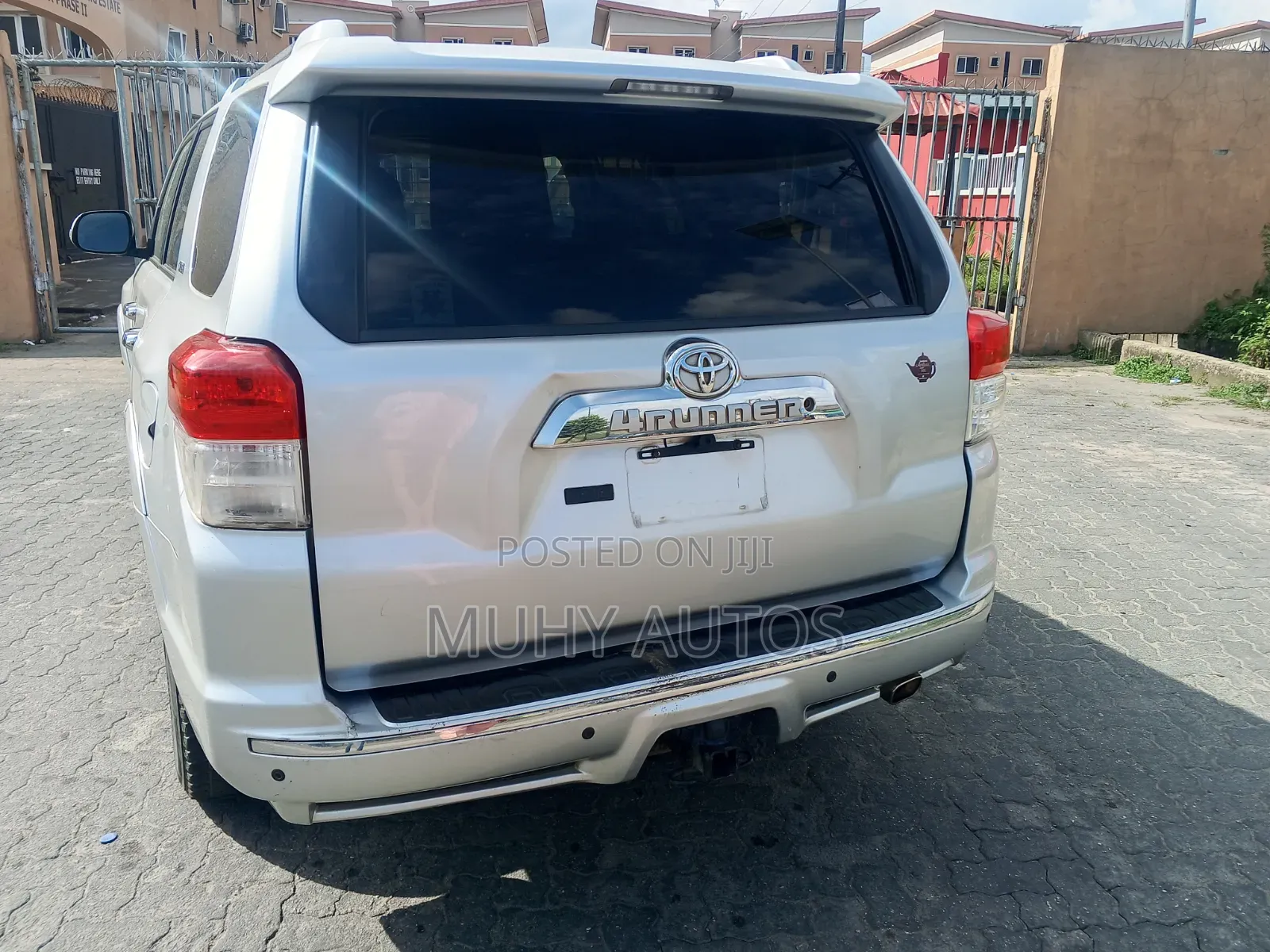 Toyota 4-Runner 2011 White