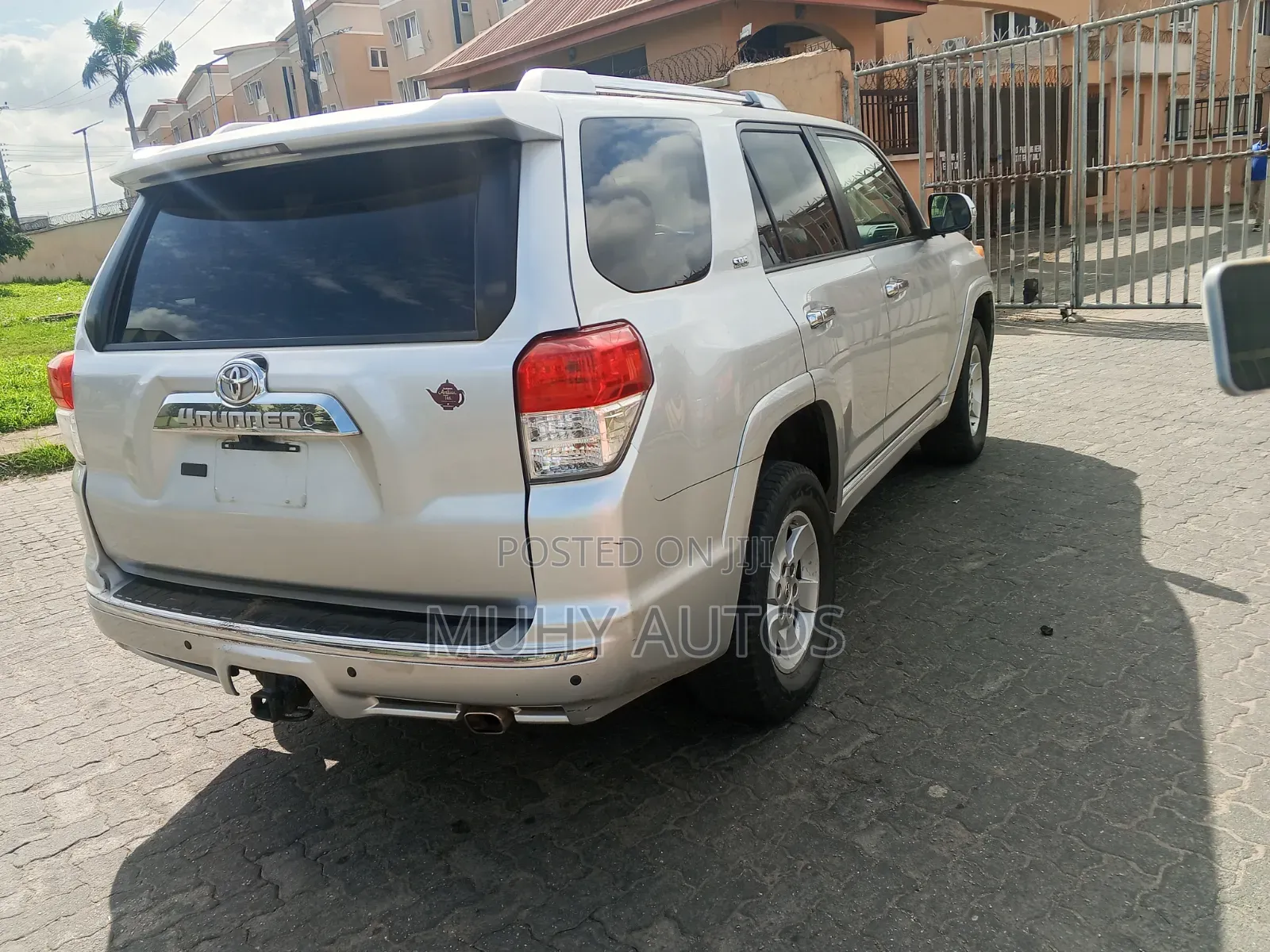 Toyota 4-Runner 2011 White