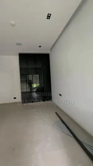 3bdrm Block of Flats in Adeola Odeku for sale