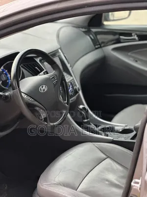 Hyundai Sonata Limited 2.0T Sedan (2.0L 4cyl 6A) 2012 Gray