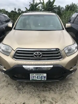 Toyota Highlander V6 2009 Gold