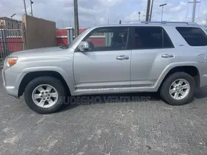 Toyota 4-Runner SR5 4WD 2010 Silver