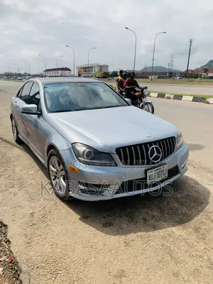 Mercedes-Benz C350 2013 Blue