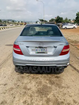 Mercedes-Benz C350 2013 Blue