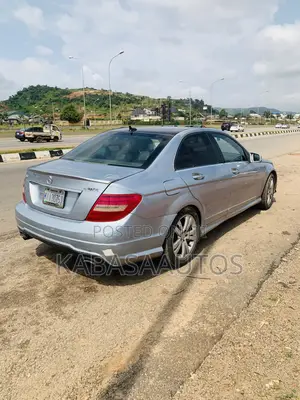 Mercedes-Benz C350 2013 Blue