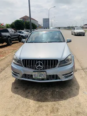 Mercedes-Benz C350 2013 Blue