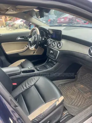 Mercedes-Benz GLA 250 2016 Blue