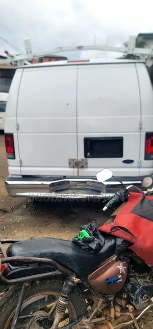 Ford E250 2013 White