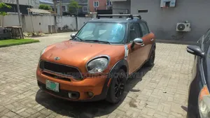 Mini Cooper 2013 Orange