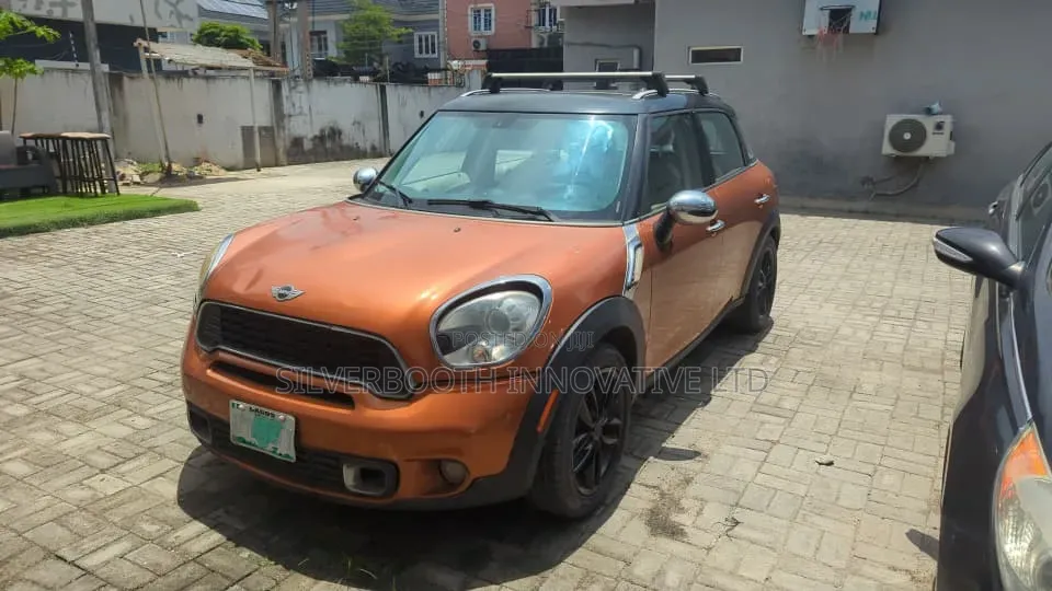 Mini Cooper 2013 Orange