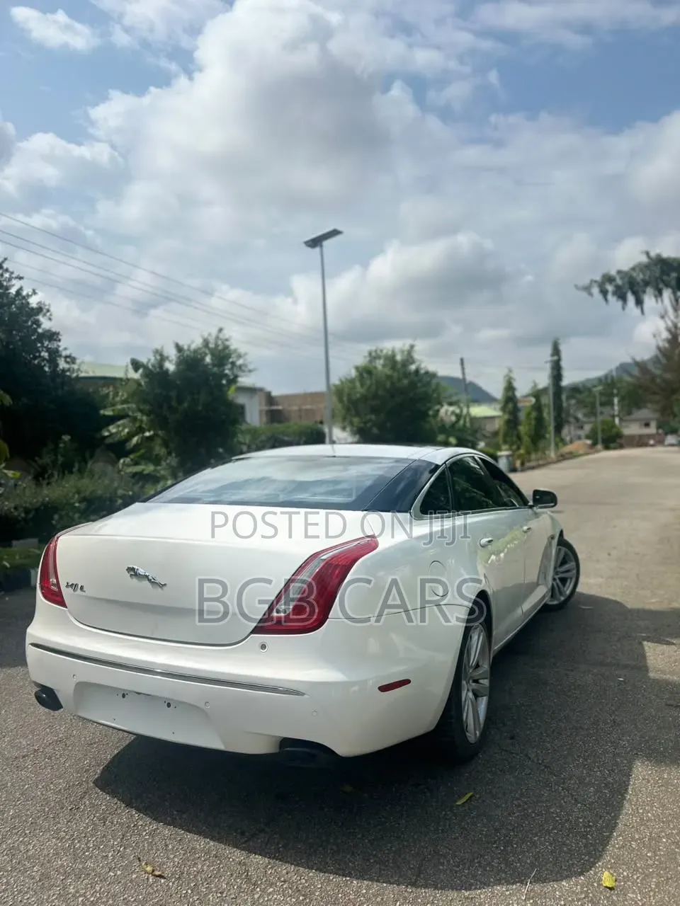 Jaguar XJ 2012 White