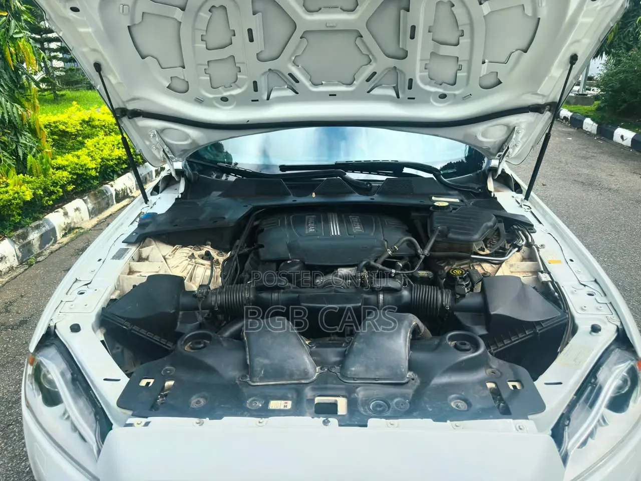Jaguar XJ 2012 White
