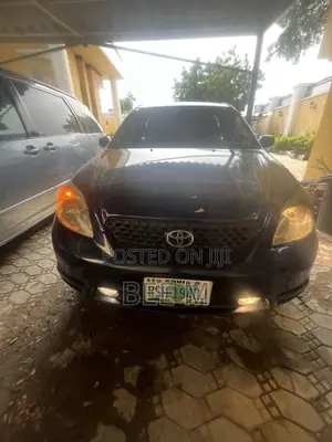Toyota Matrix XR Hatchback FWD (1.8L 4cyl 4A) 2007 Blue
