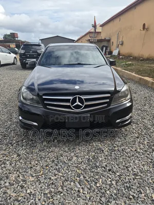 Mercedes-Benz C300 2014 Black