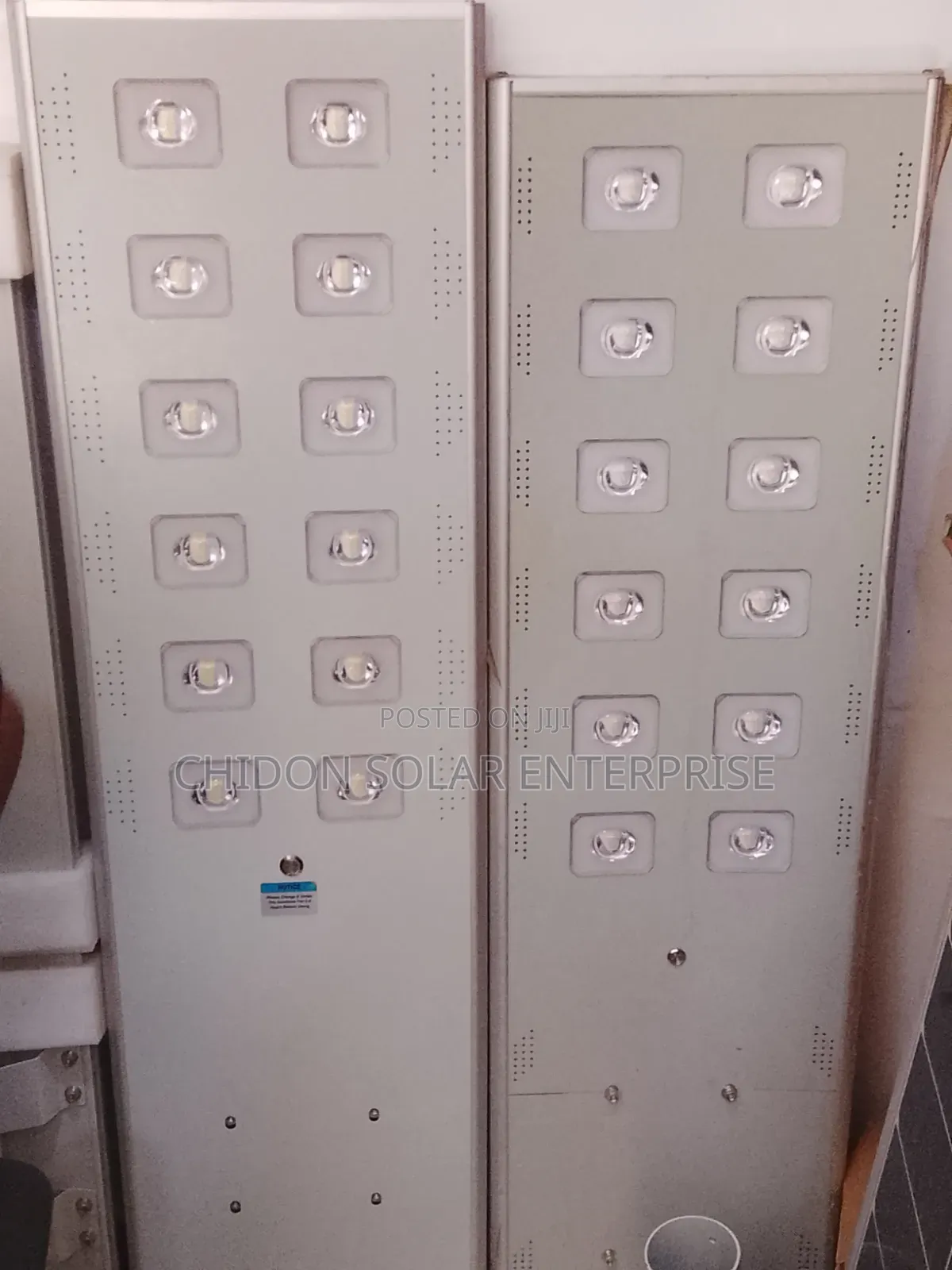 12eye Wakatek Solar Industrial Light