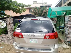 Toyota Sienna 2007