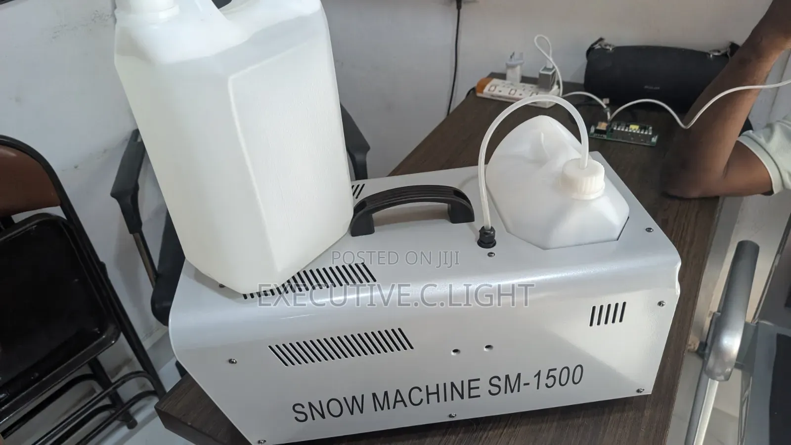 1500w High-Output Stage Snow Machine