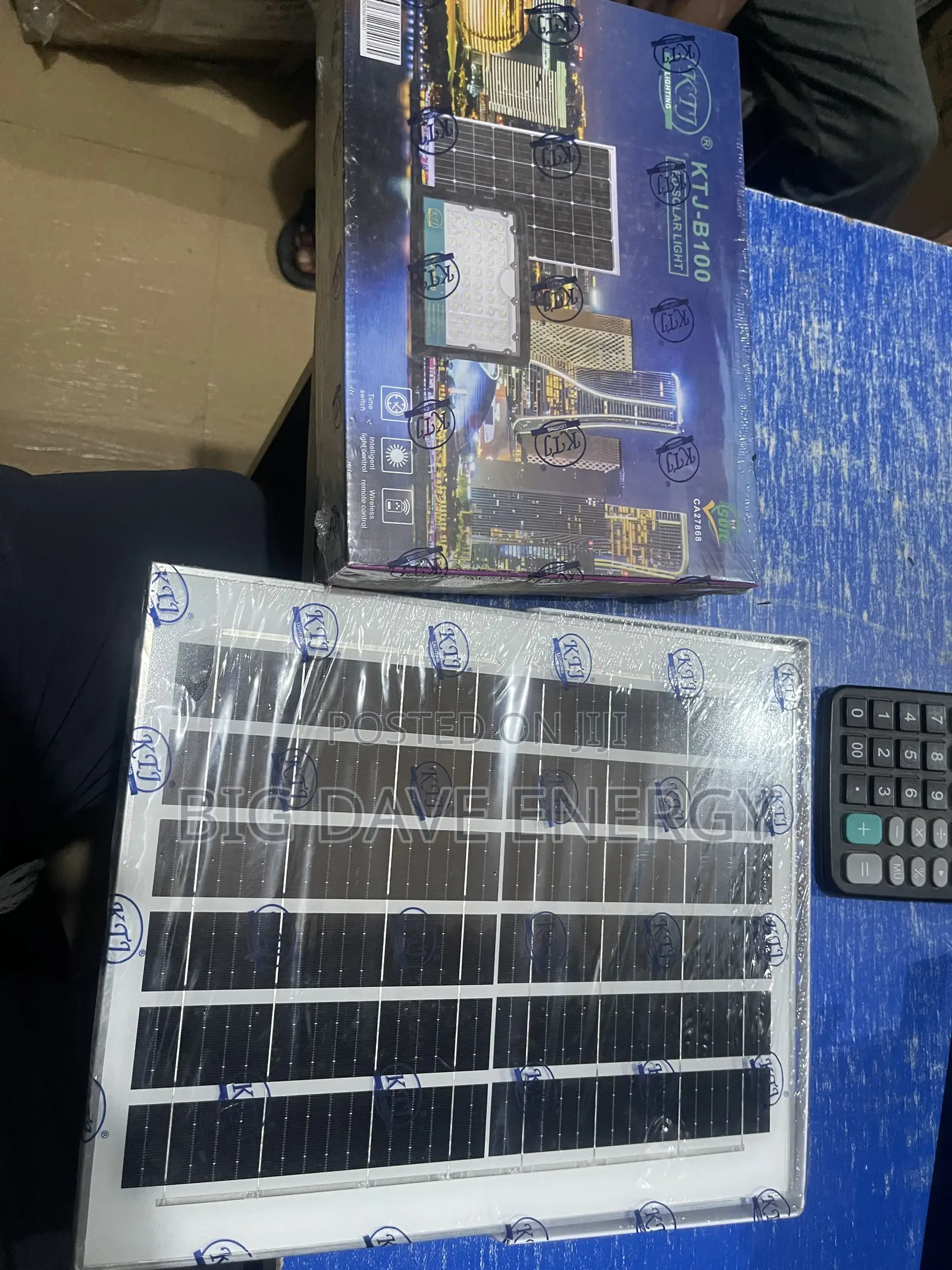 KTJ 100w Solar Flood Light