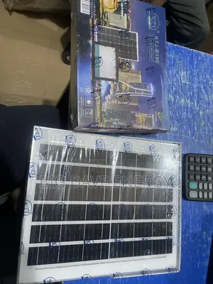 KTJ 100w Solar Flood Light