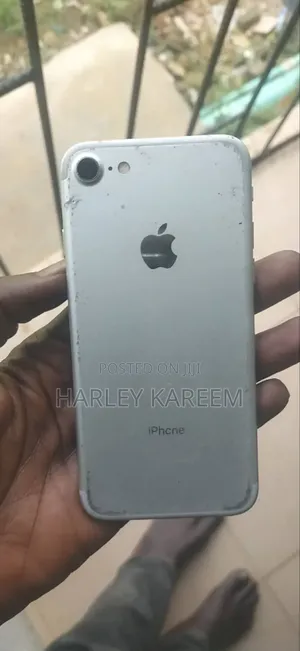 Apple iPhone 7 32 GB Silver