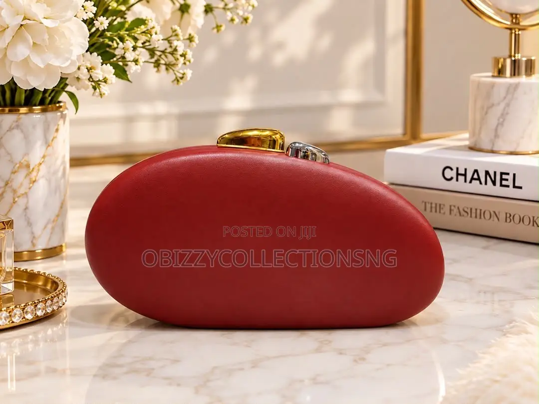 Classy Cluthe Purse