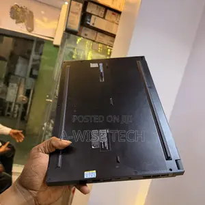 Laptop MSI GS66 Stealth 12UHS 16GB Intel Core i7 SSD 1T
