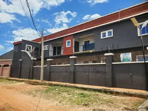 3bdrm Block of Flats in Oshimili North for sale