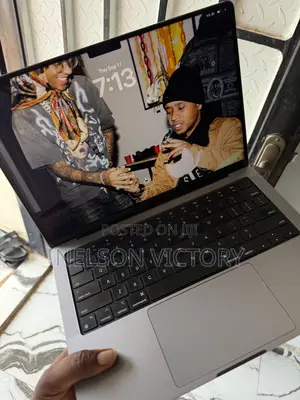 Laptop Apple MacBook Pro 2021 M1 16GB Apple M1 Pro SSD 512GB