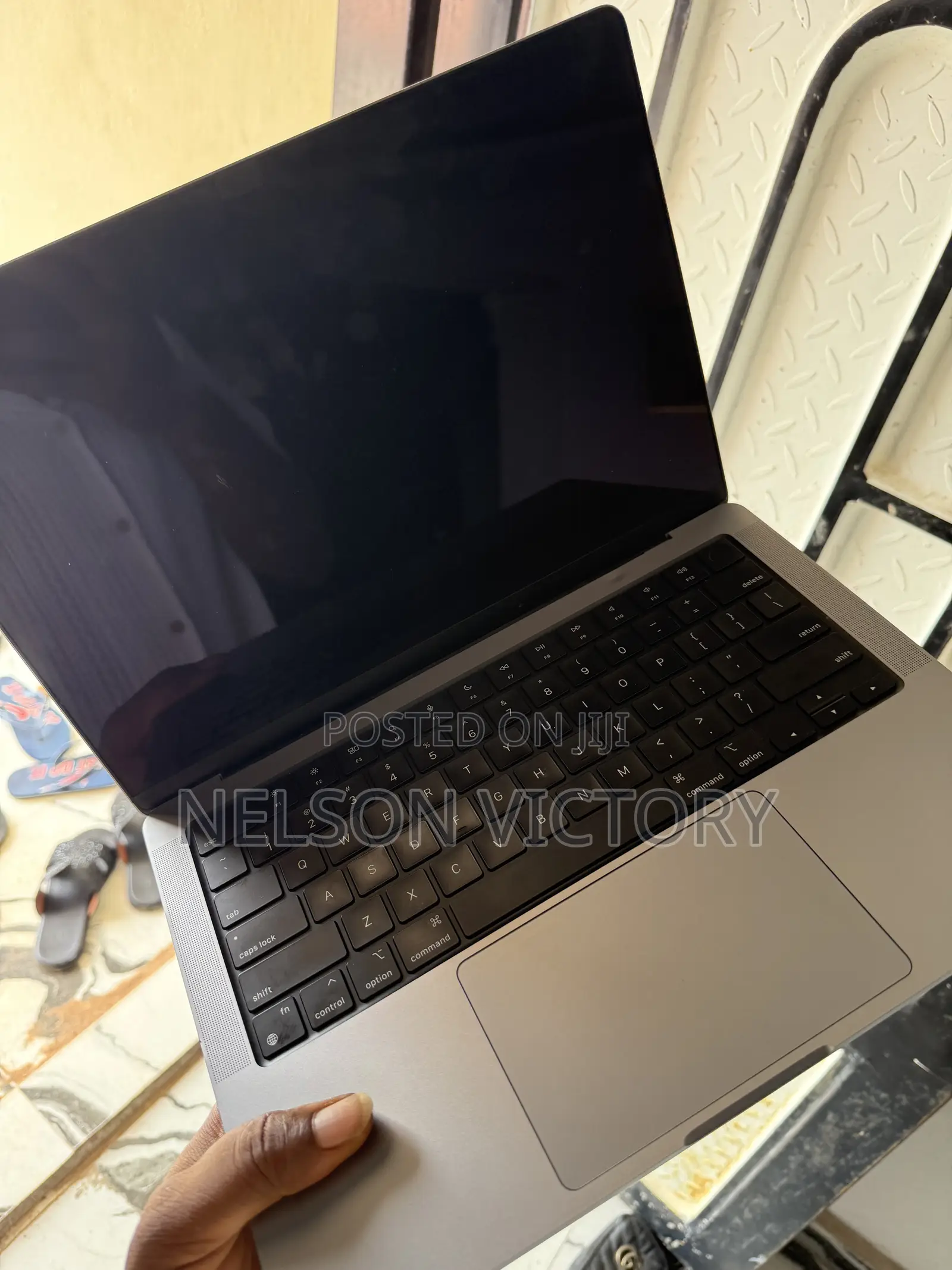 Laptop Apple MacBook Pro 2021 M1 16GB Apple M1 Pro SSD 512GB