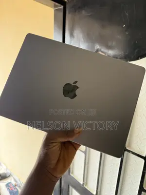 Laptop Apple MacBook Pro 2021 M1 16GB Apple M1 Pro SSD 512GB