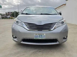 Toyota Sienna XLE 7 Passenger 2012 Blue