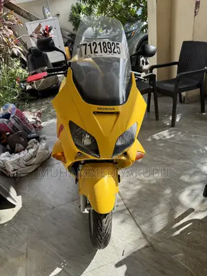 Honda Forza 2022 Yellow