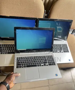 Laptop Dell Inspiron 15 5570 4GB Intel Pentium HDD+SSD 320GB