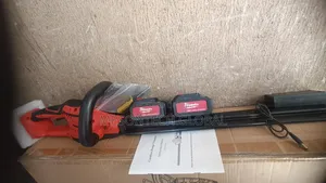 20V Cordless Hedge Trimmer Kit