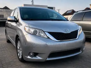 Toyota Sienna LE 7 Passenger Mobility 2012 Silver