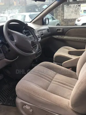 Toyota Sienna 2000 Silver
