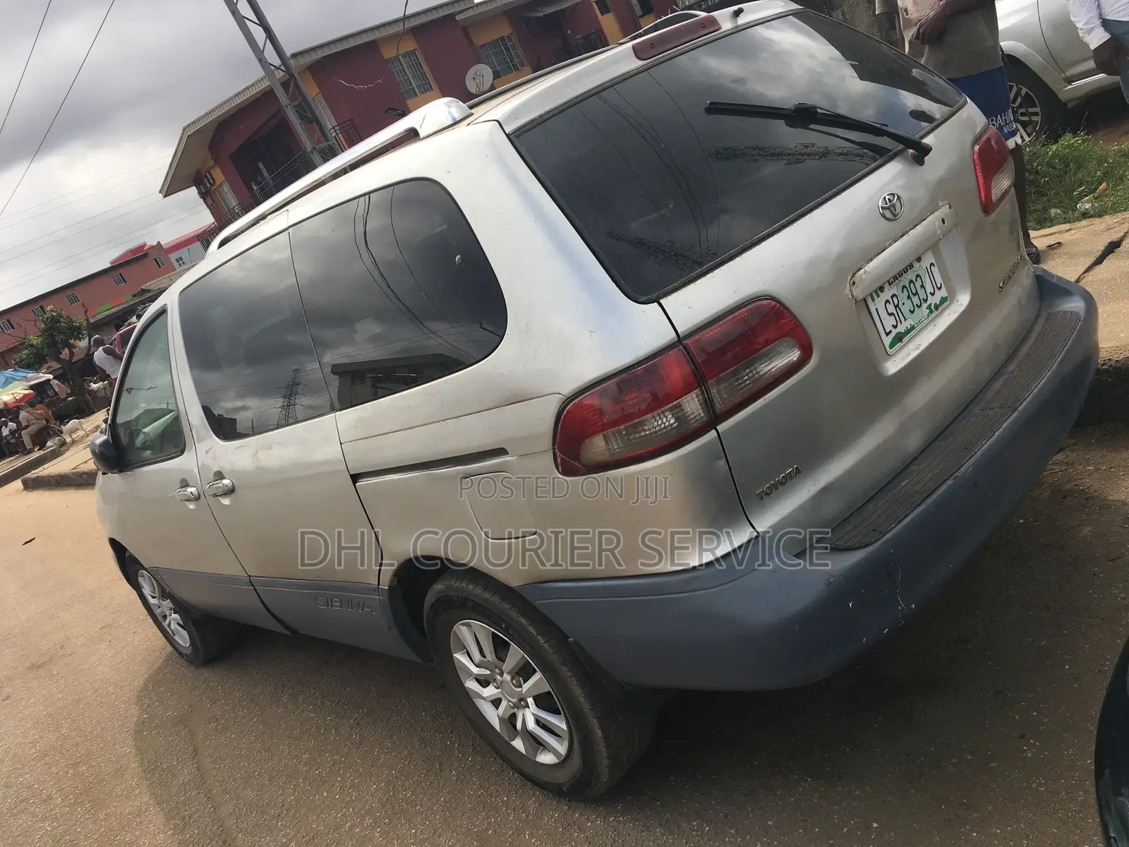 Toyota Sienna 2000 Silver