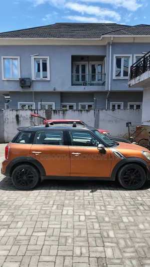 Mini Cooper 2013 Orange