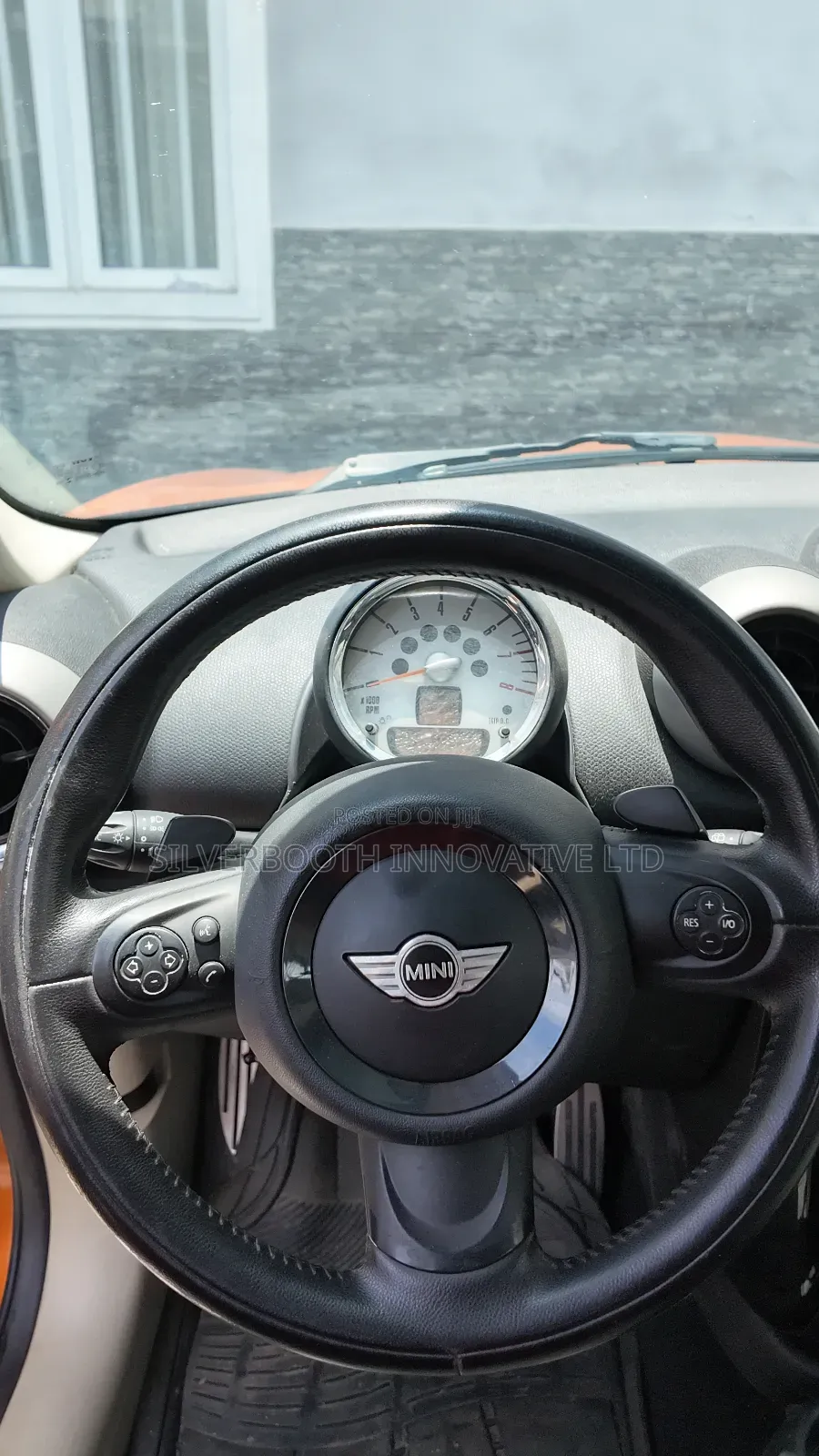 Mini Cooper 2013 Orange