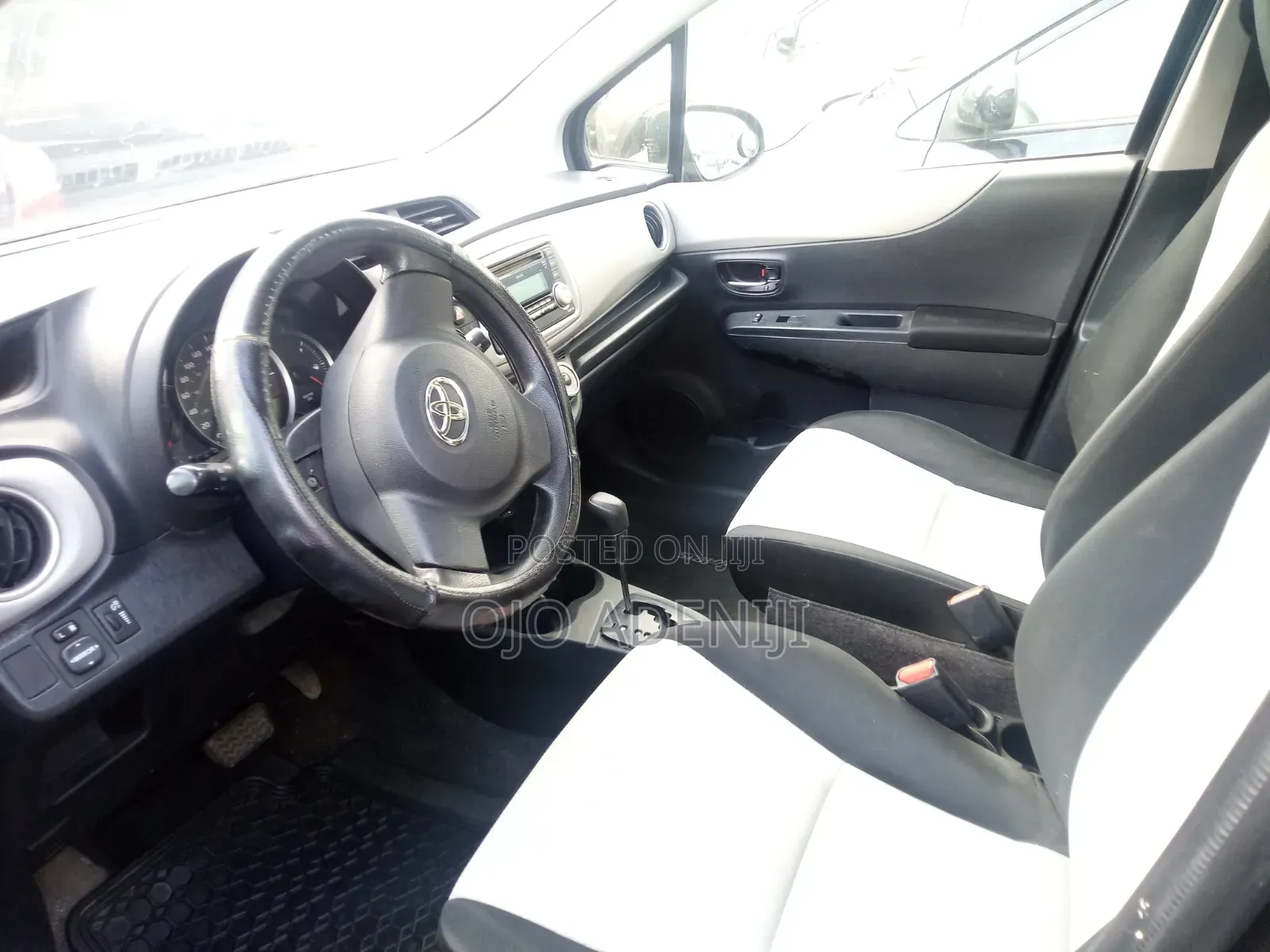 Toyota Yaris 2012 Black