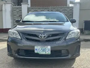 Toyota Corolla LE Special Edition 4dr Sedan (1.8L 4cyl 4A) 2013 Gray