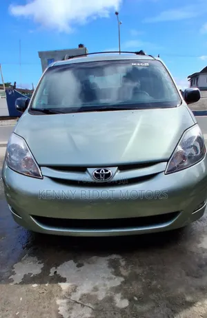 Toyota Sienna 2008 Green