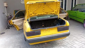 Mercedes-Benz C-Class 1996 Yellow